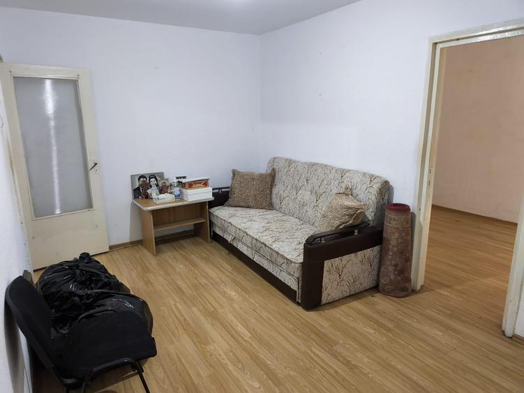 Apartament cu 2 camere semidecomandat în Km 4-5