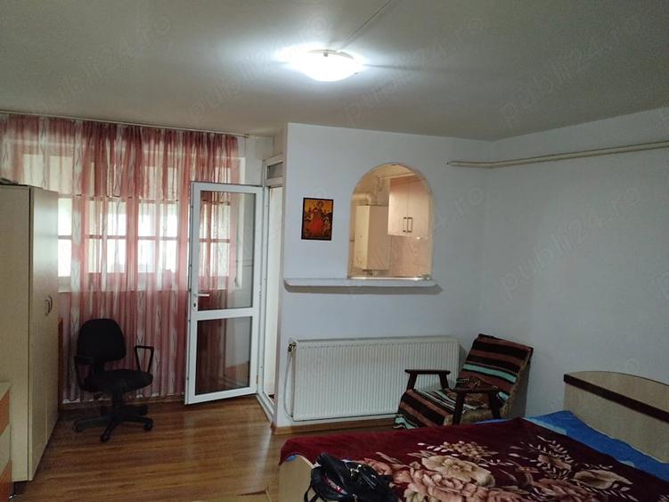 Garsonieră decomandată în Zahana