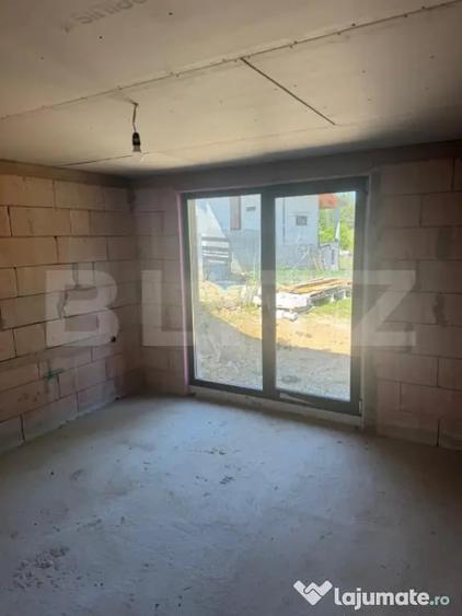 Casă cu 4 camere cu Teren 813 Mp în Piatra