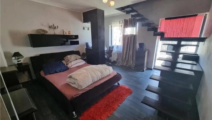 Casă cu 5 camere cu Teren 300 Mp în IAR