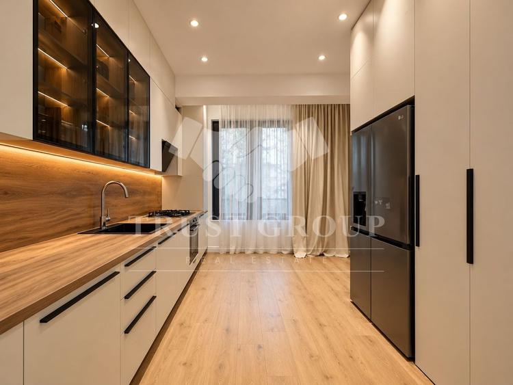 Apartament cu 3 camere semidecomandat, mobilat în Ferdinand