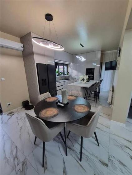 Duplex cu 3 camere cu Canalizare în Sânmihaiu Român