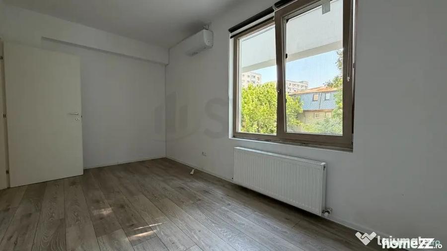 Apartament cu 4 camere semidecomandat în Iancului