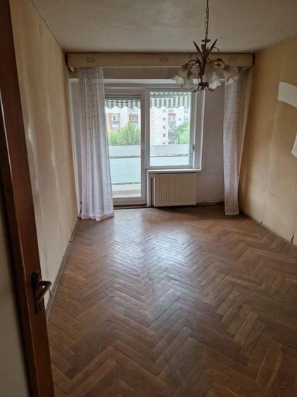 Apartament cu 3 camere decomandat în Polivalentă