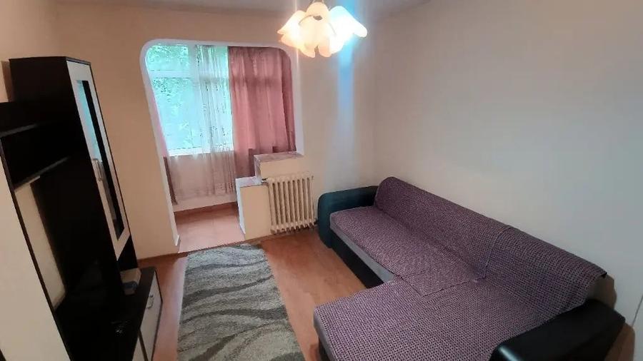 Apartament cu 2 camere decomandat în Podu Roș