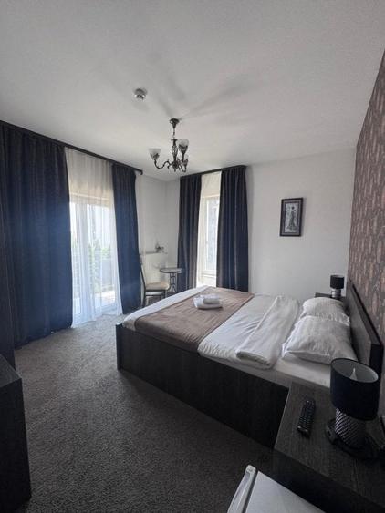 Hotel/Pensiune, de 794 mp, în Est