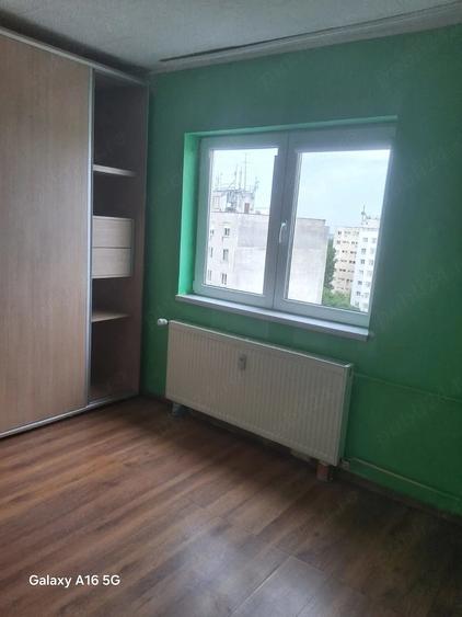 Apartament cu 3 camere decomandat în Giurgiului