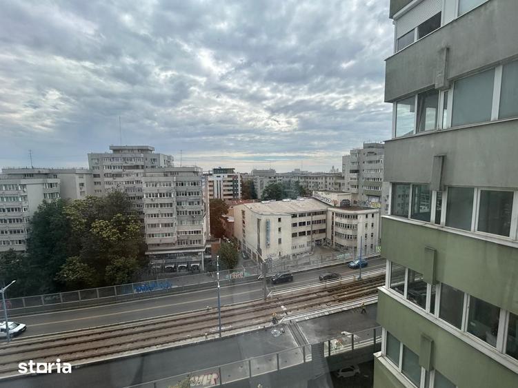 Apartament cu 3 camere decomandat în Grivița