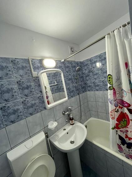 Apartament cu 2 camere semidecomandat în Micro 14