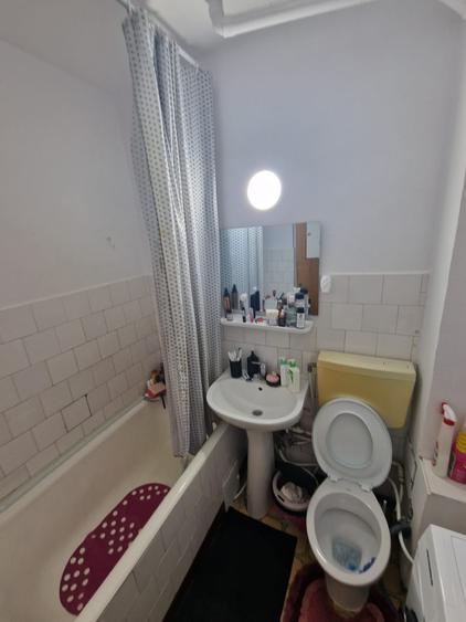 Apartament cu 2 camere decomandat în Hala Centrală
