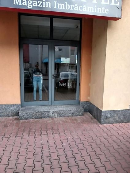 Dau in chirie spatiu comercial oras Seini