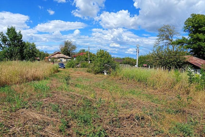 Teren de 1500 mp, în Stoenești