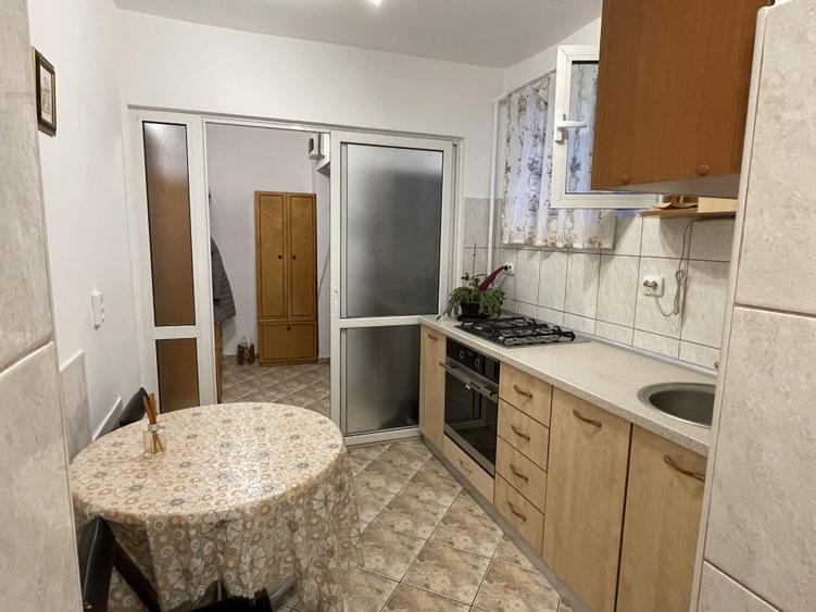 Apartament cu 2 camere semidecomandat în Crișan