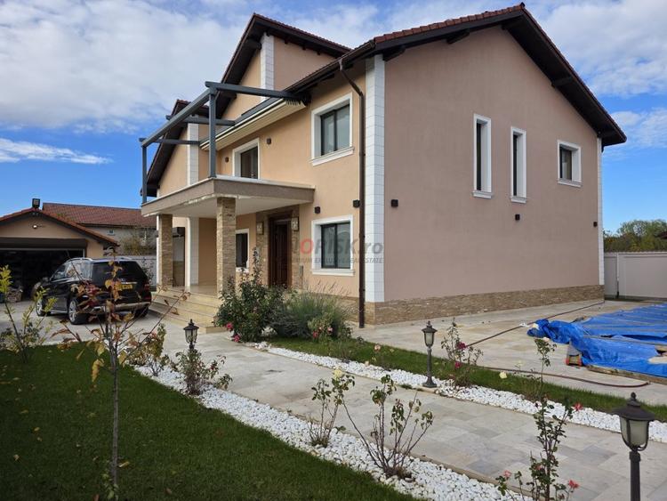 Casă individuală cu 8 camere cu Piscina în Snagov