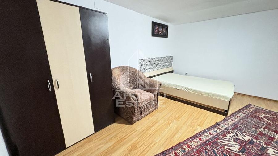 Casa individuala cu 2 camere, 2 fronturi, toate utilitati... - 8