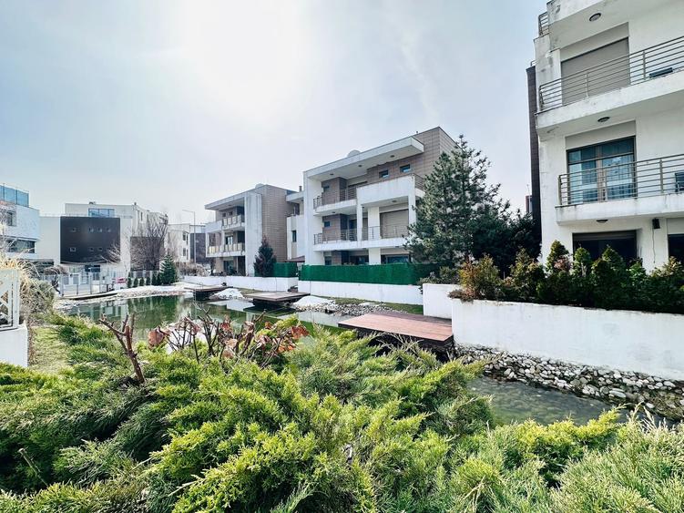 Duplex cu 8 camere cu Canalizare în Băneasa
