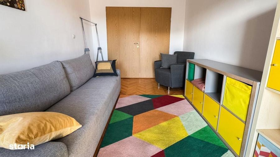 Apartament cu 3 camere decomandat în Central