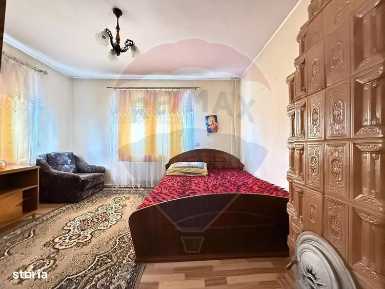 Casă cu 4 camere în Șaru Dornei