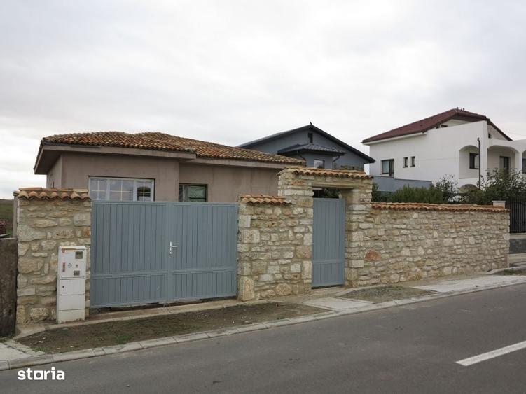 Casă cu 3 camere în Sud