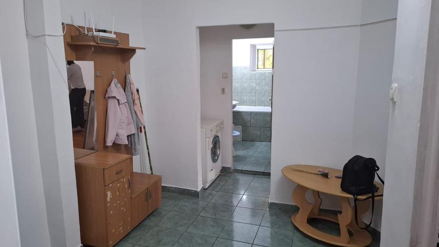 Apartament cu 2 camere decomandat în Nicolina