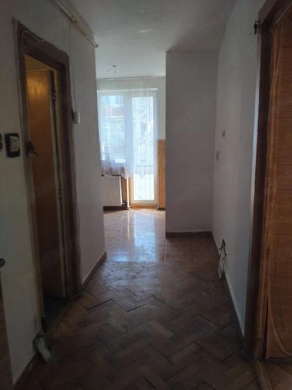 Garsonieră decomandată în Soarelui