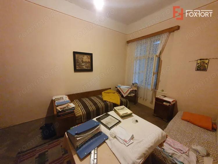 Apartament cu 5 camere nedecomandat, mobilat în Central