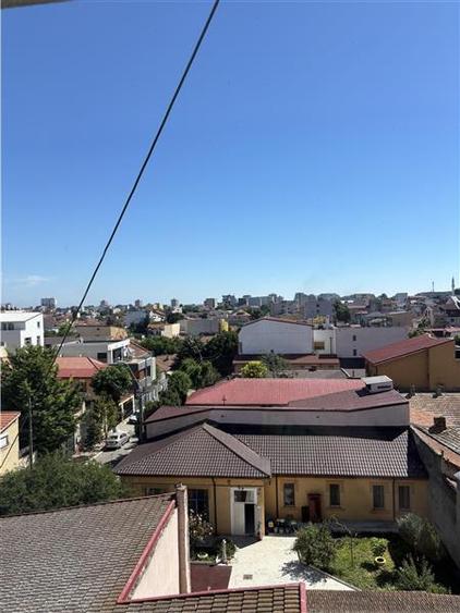 Apartament cu 3 camere decomandat, mobilat în Tomis II