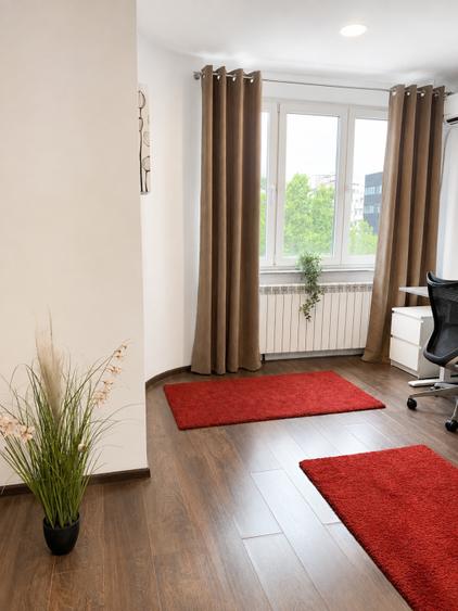 Apartament cu 4 camere decomandat, mobilat în Armeneasca