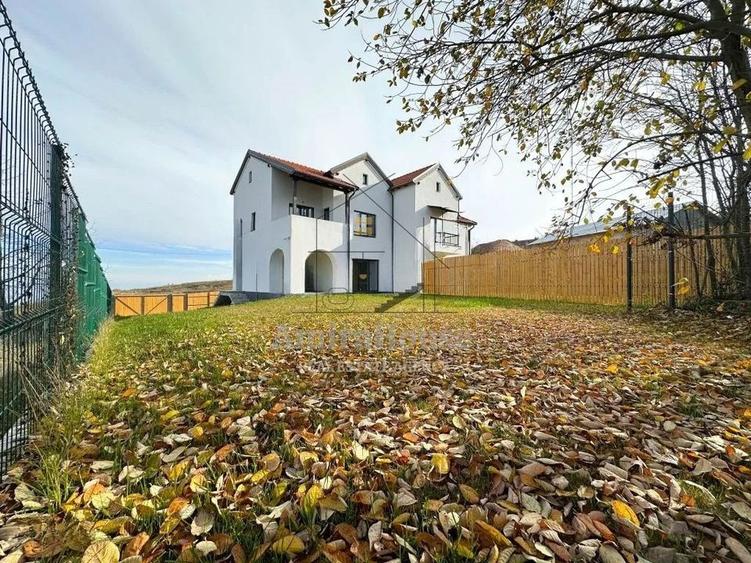 Duplex cu 5 camere cu Canalizare în Feleacu