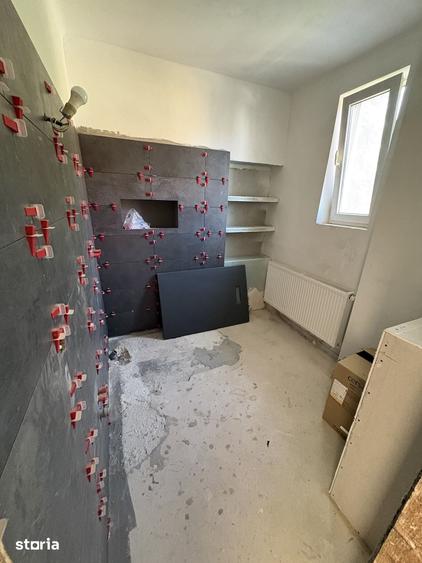 Casă cu 8 camere cu Teren 233 Mp în Decebal