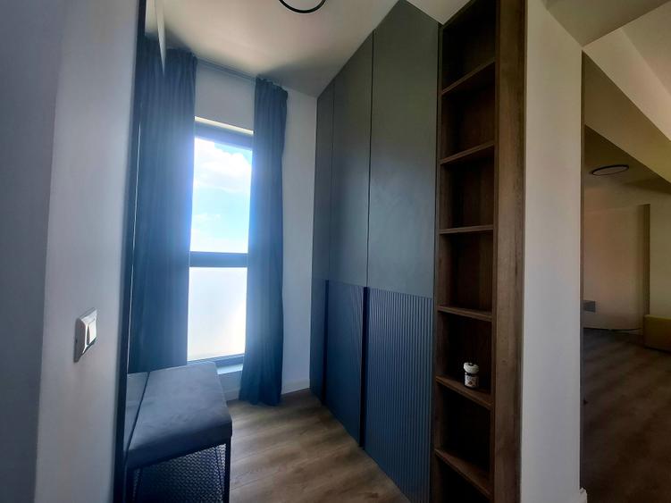 Penthouse cu 3 camere decomandat în Prelungirea Ghencea