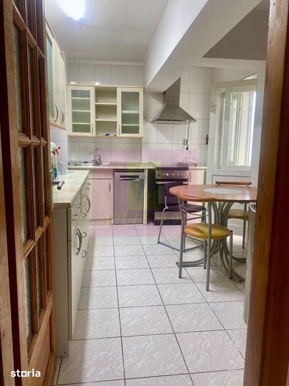 Apartament cu 4 camere decomandat, mobilat în Decebal
