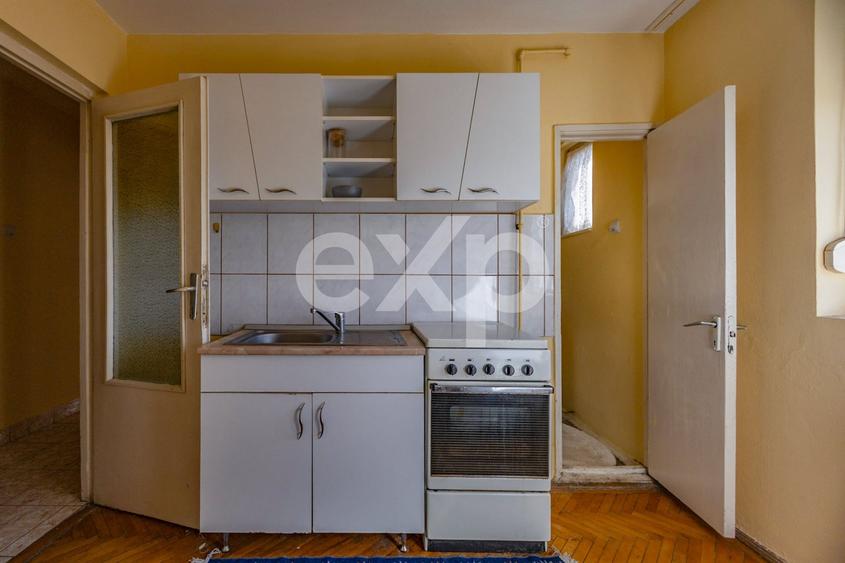 Apartament cu 3 camere semidecomandat în Șagului
