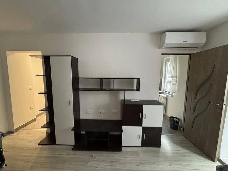 Apartament cu 3 camere semidecomandat în Dacia