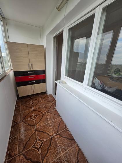 Apartament cu 3 camere decomandat în Progresul