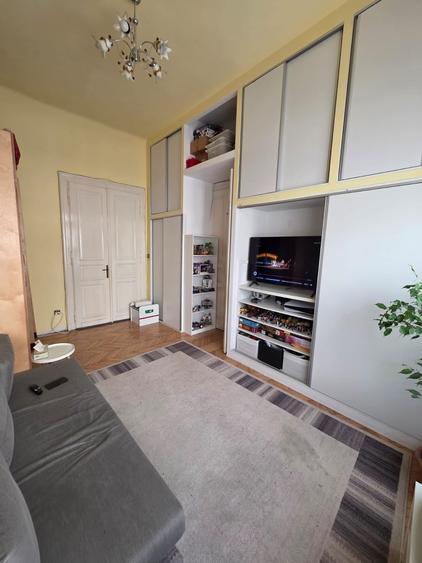 Apartament cu 4 camere circular în Elisabetin
