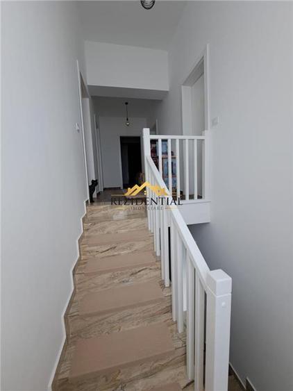 Casă individuală cu 4 camere cu Teren 250 Mp în Central