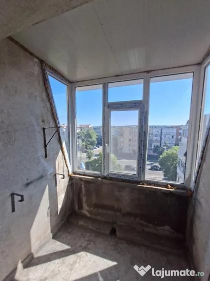 Apartament cu 4 camere decomandat în Lăpuș Argeș