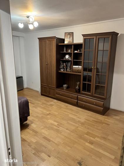 Apartament cu 3 camere decomandat în Sud