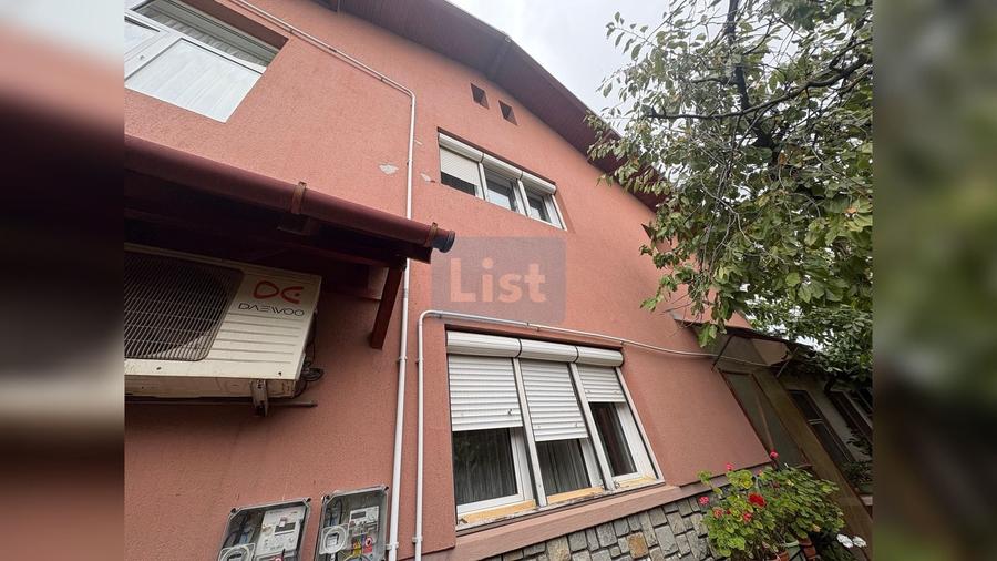 Casă individuală cu 10 camere cu Canalizare în Păulești