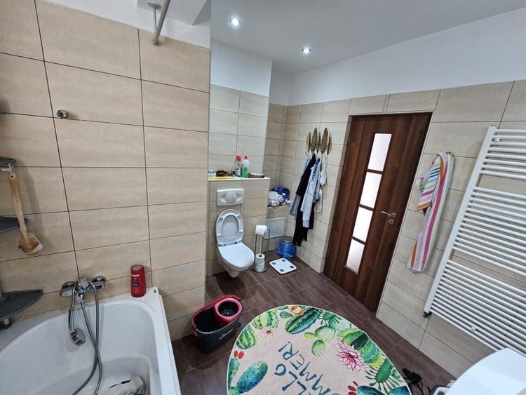 Duplex cu 4 camere cu Canalizare în Păcii