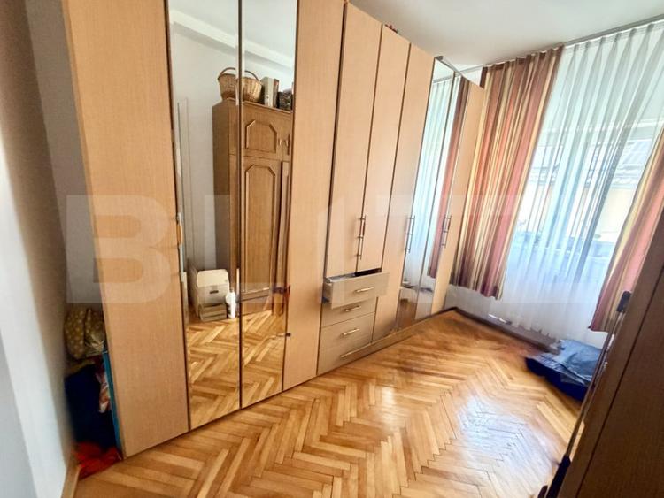 Casă cu 5 camere cu Teren 100 Mp în Cetate