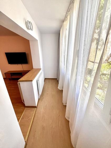 Apartament cu 3 camere decomandat în Medicină