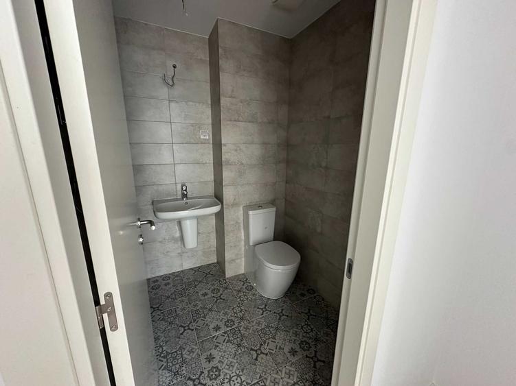 Apartament cu 4 camere decomandat în Costin Georgian