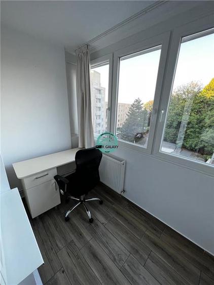 Apartament cu 4 camere decomandat, mobilat în 7 Noiembrie