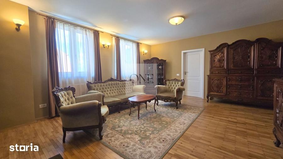 Apartament cu 3 camere în Schei
