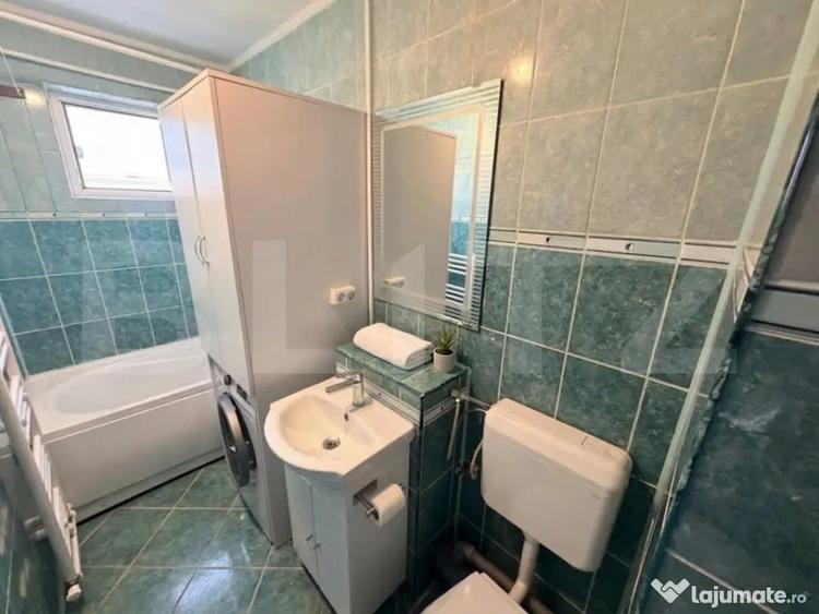 Apartament cu 2 camere semidecomandat în Craiovița Nouă