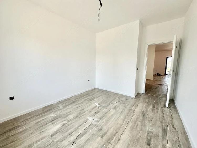 Casă cu 3 camere cu Teren 332 Mp în Albina