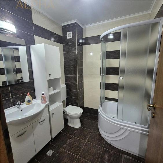 Apartament cu 3 camere decomandat în Calea Moldovei