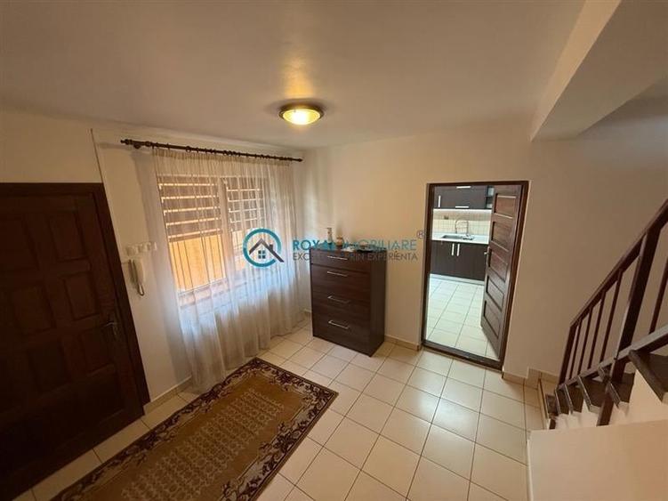 Casă individuală cu 7 camere cu Canalizare în Cioceanu